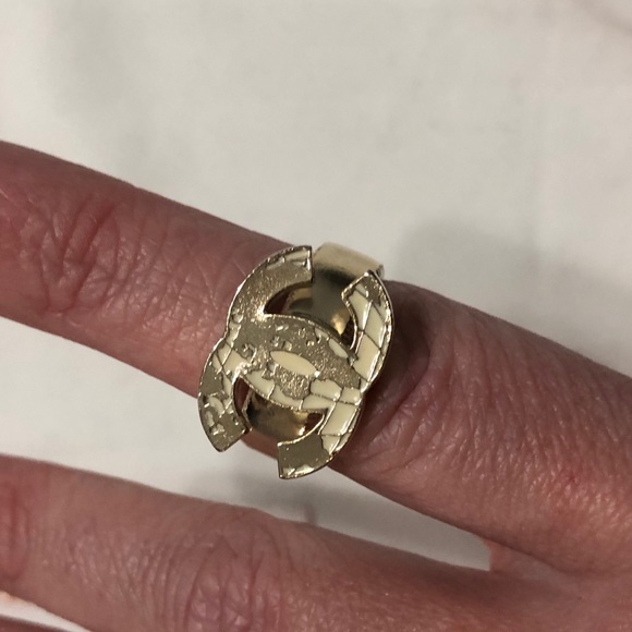 Chanel Around the Globe map ring 7 - Picture 9 of 11